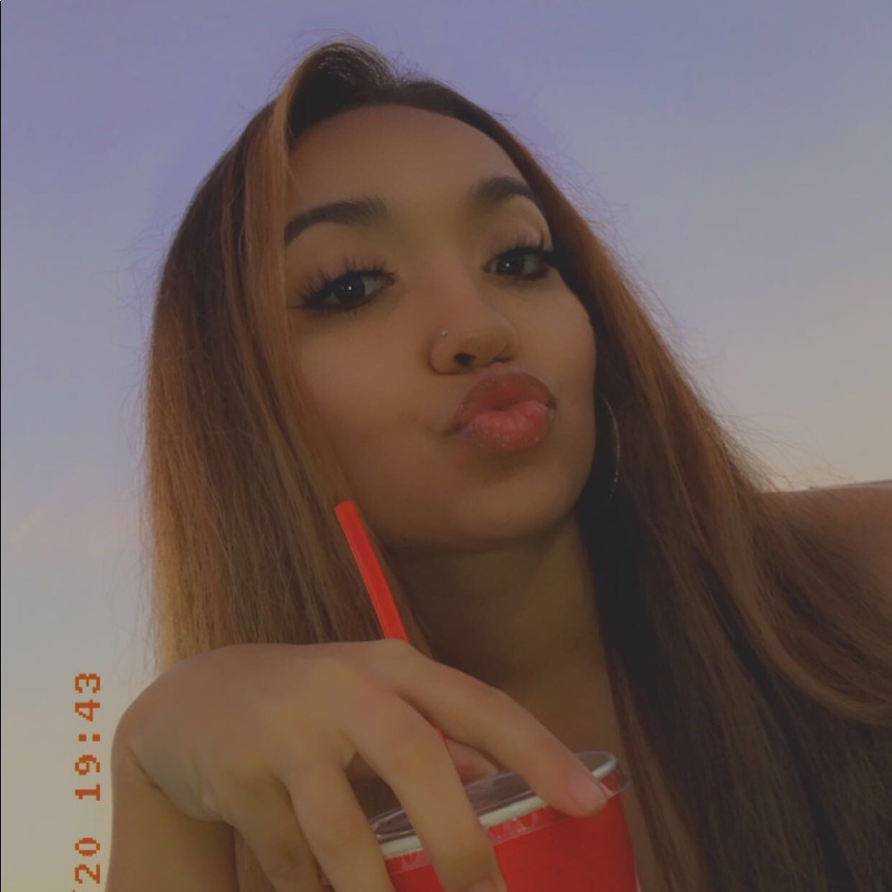 Meet your Posher, Amber